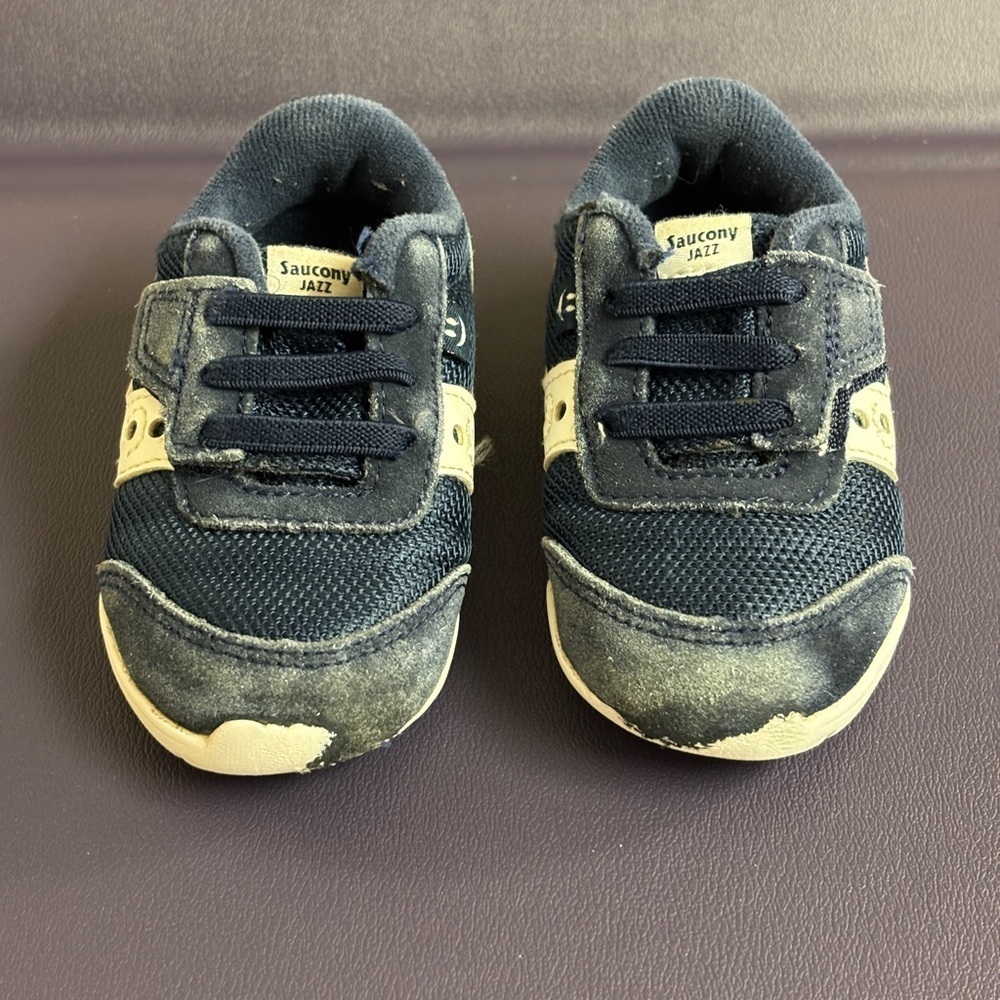 Saucony Toddler 5W Navy&White Sneakers. GUC. Exclt Velcro. 15% off w 2+ Bundle. - Picture 6 of 12